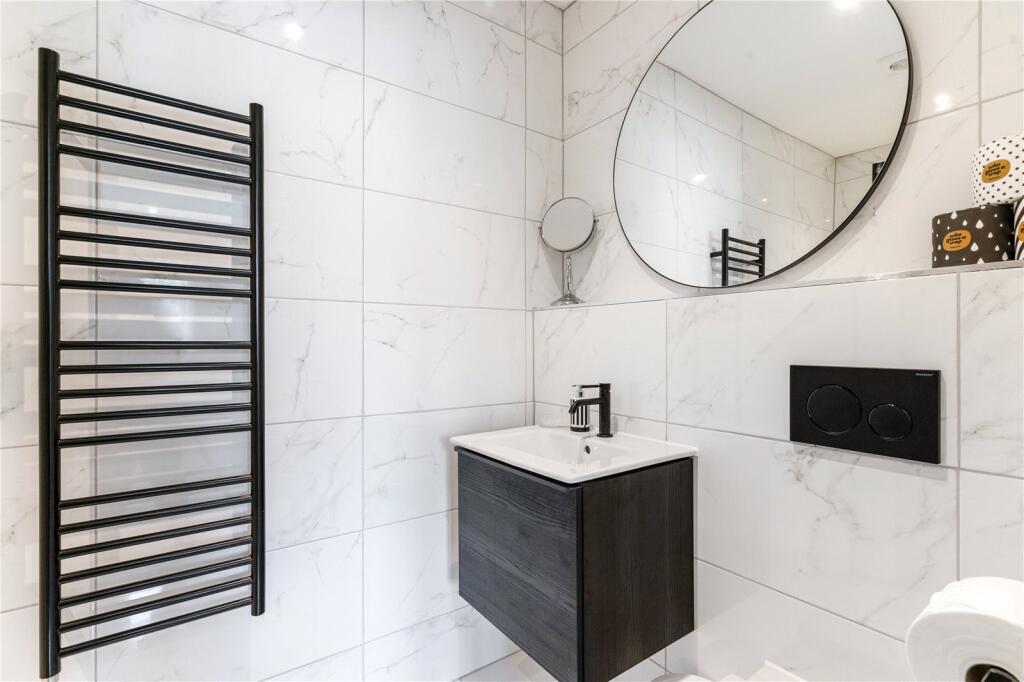 Bedroom Two En Suite