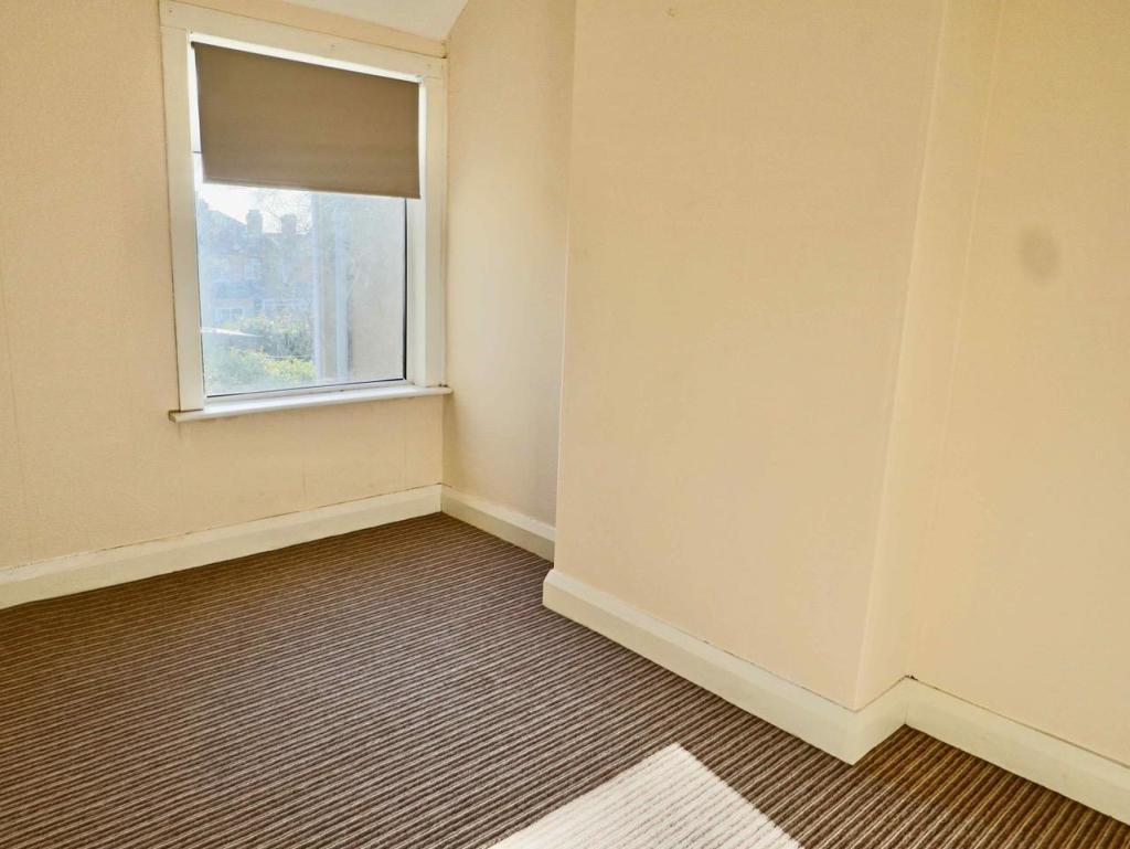 bed2.jpg