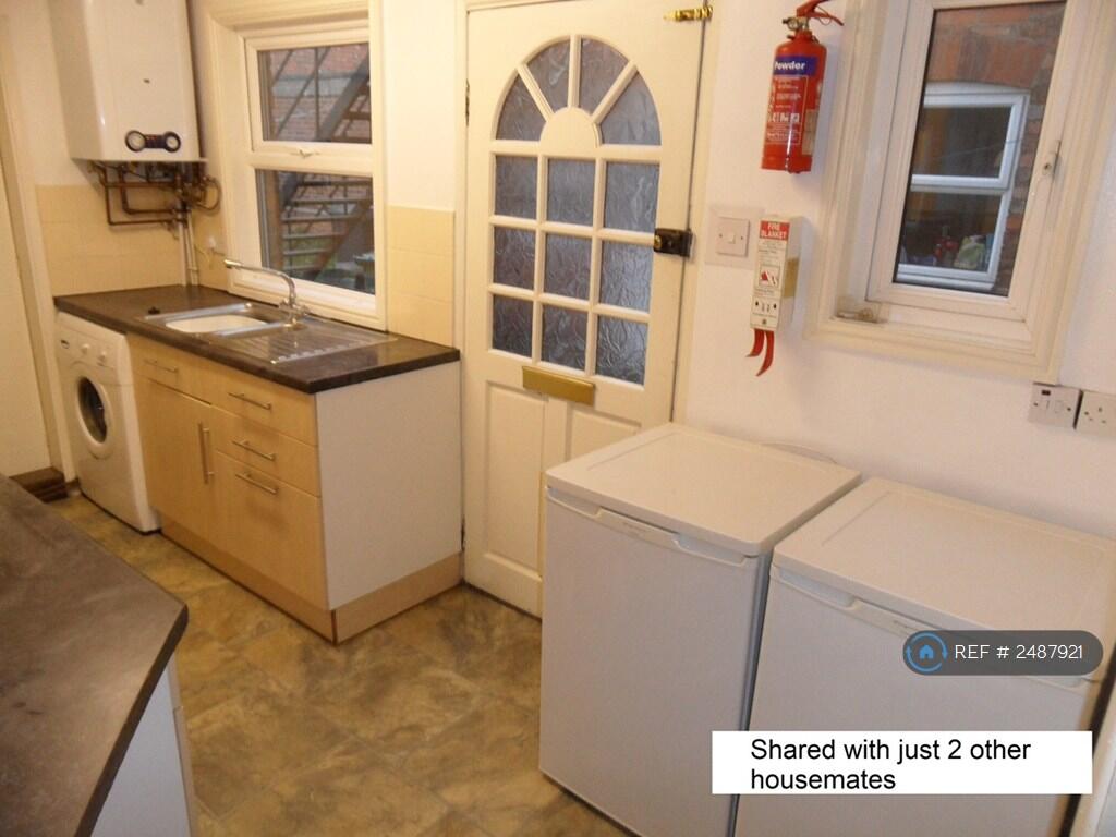 Kitchen With Lots Of Space