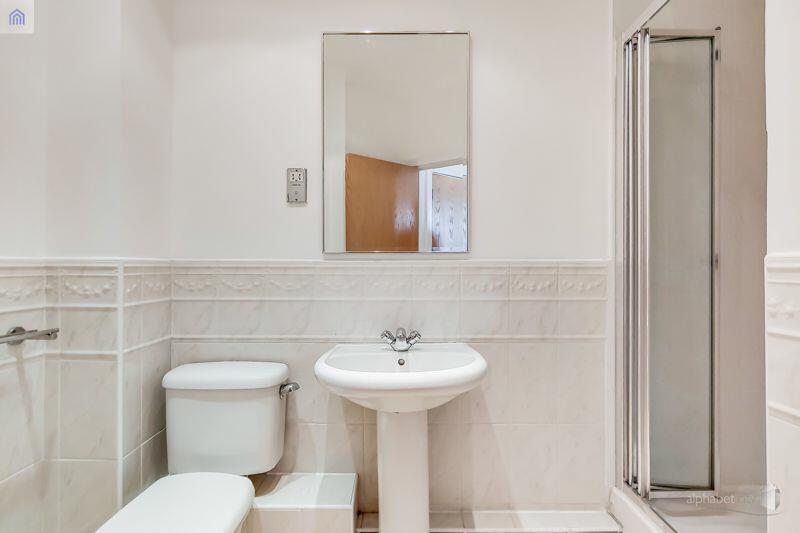 En-suite 1
