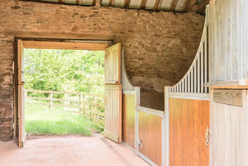 -68230ef063270-l-151-6821d9a0a8c92-1280440-ARW-151