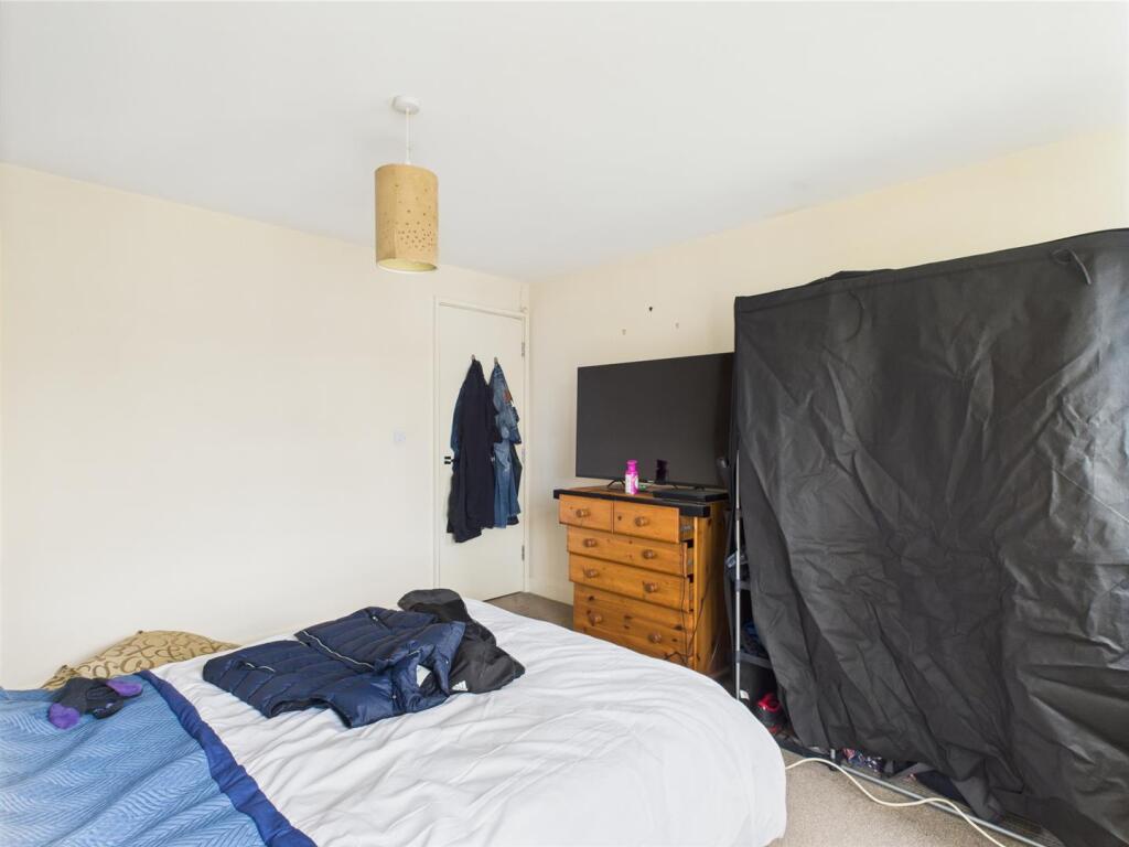 CAM01931G0-PR0284-STILL008.jpg
