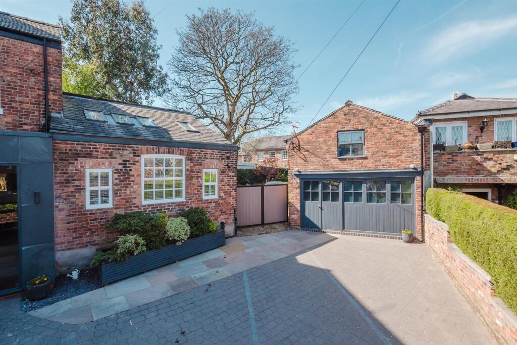 Courtyard Garden and Parking