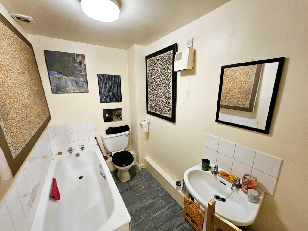 d2102948-2c9c-45cc-99aa-e575b48dad6e