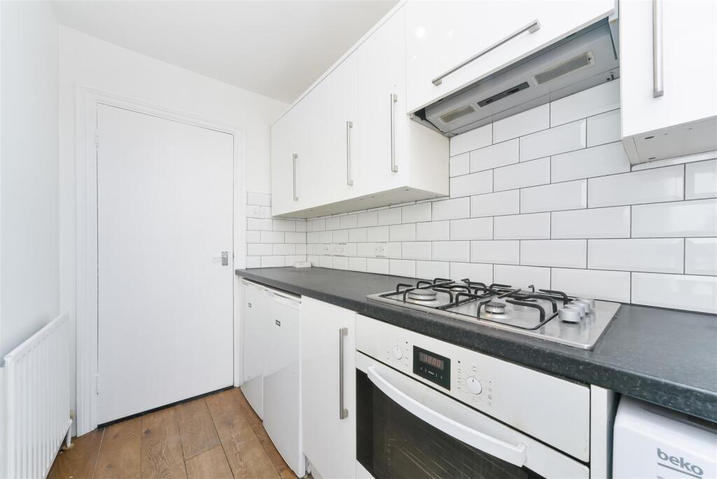 WERTER ROAD, 7 TOP FLAT-15.jpg