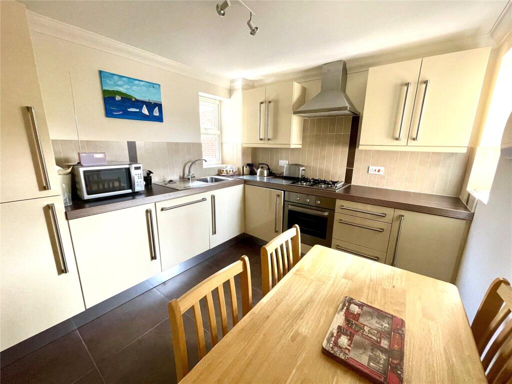 Kitchen/B'fast Room