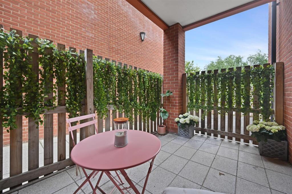 AR - Dauphine house1.JPG