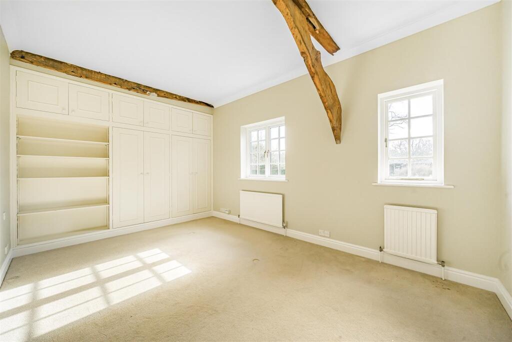 Bedroom 1 2nd aspect.jpg