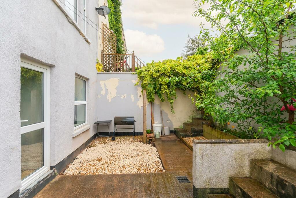 B1FHHEV - External F.jpg