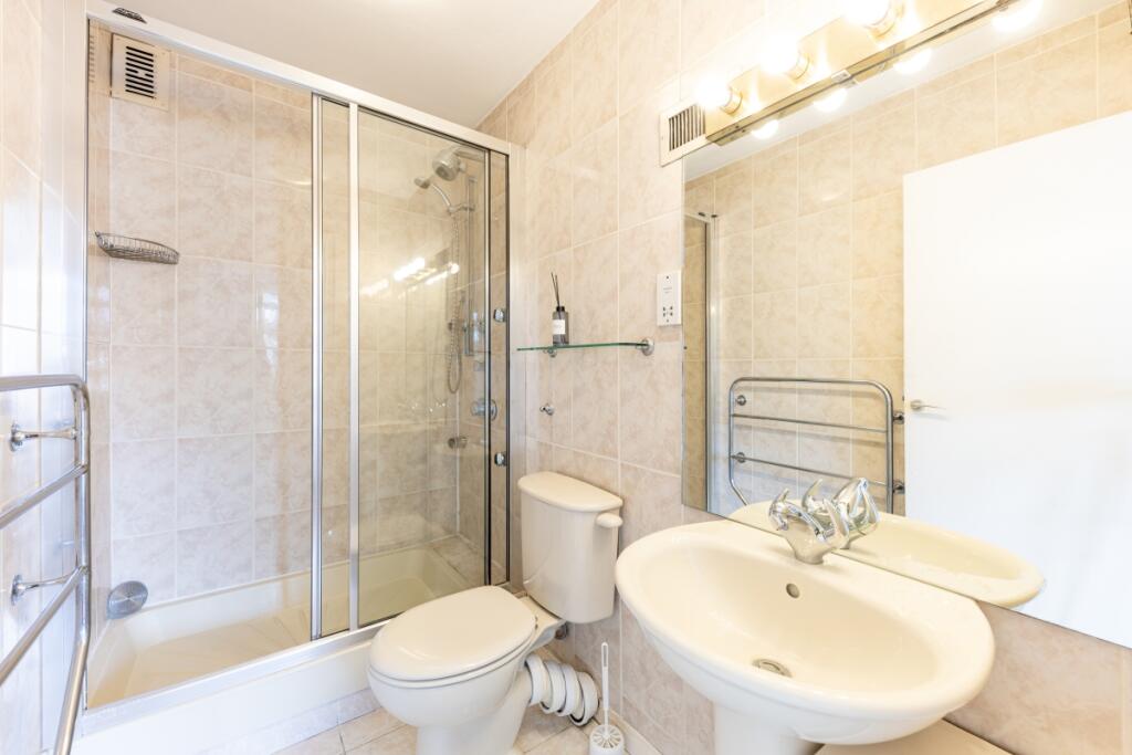 Clifton Place F14...