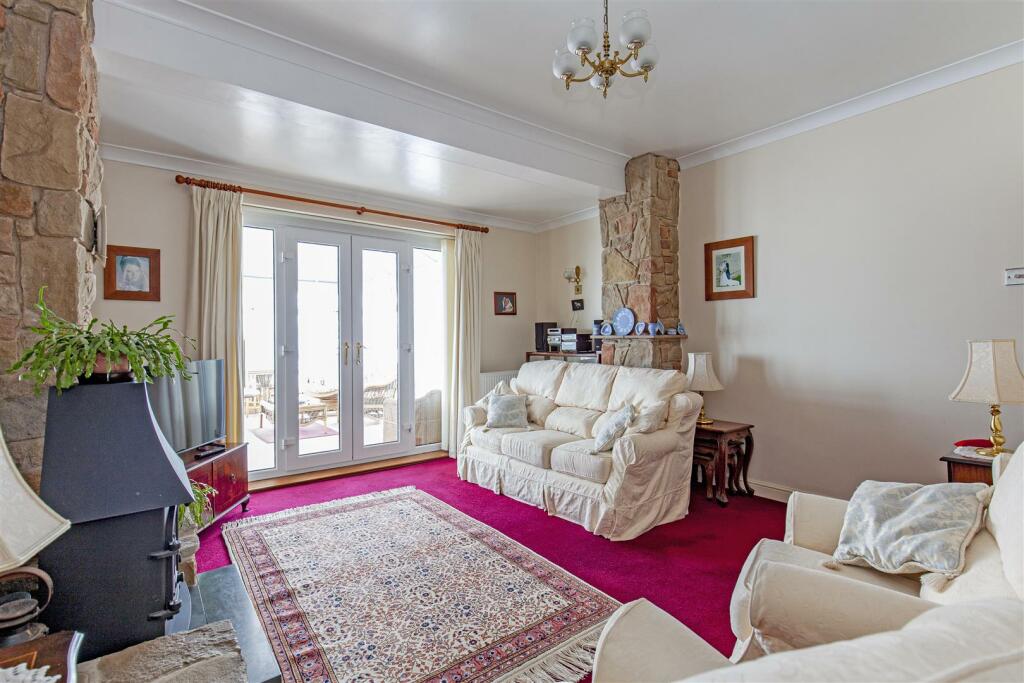 Reception Room-2.jpg