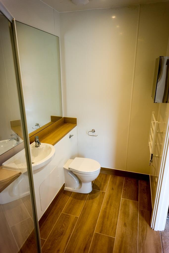 1 bed ensuite a.jpg