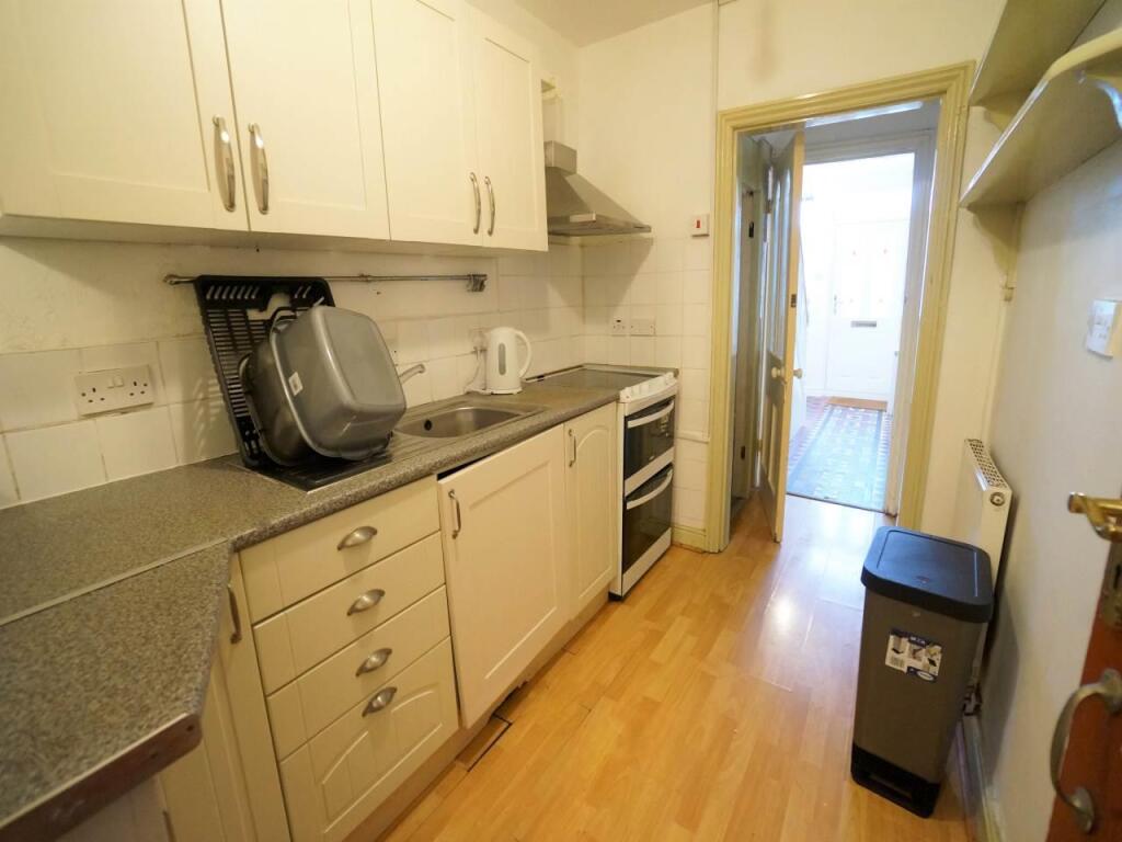 1Penllys_kitchen.JPG