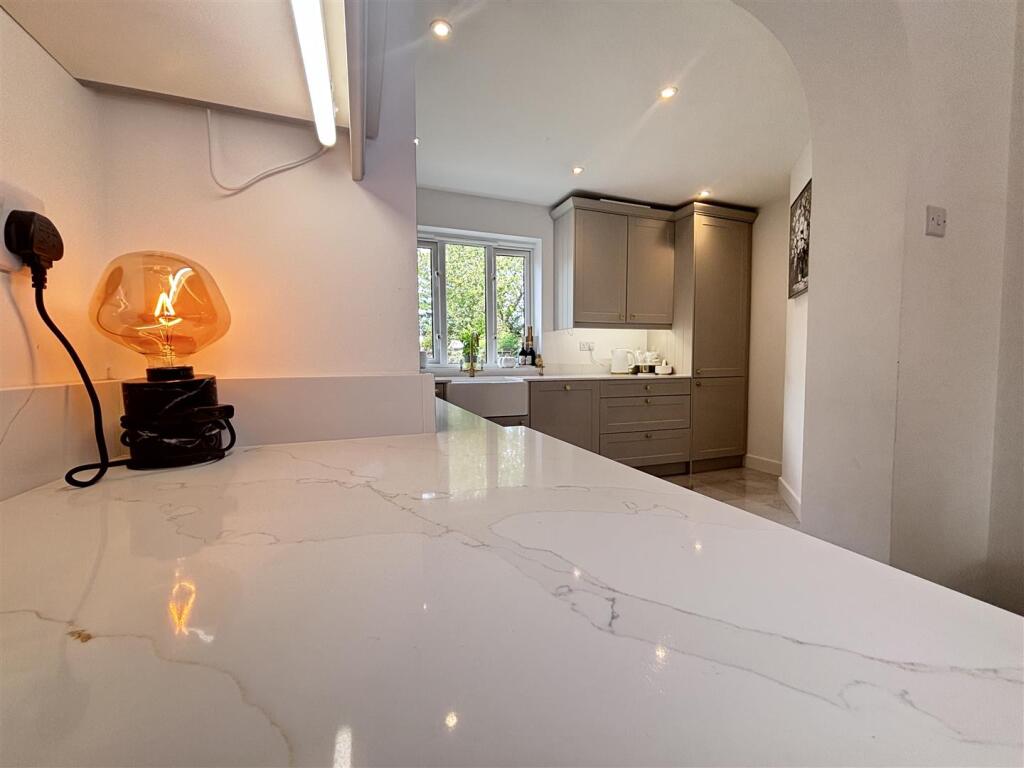 kitchen2.jpg
