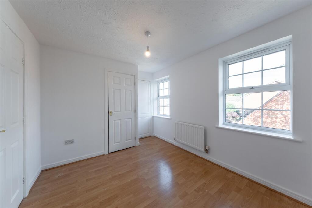 20 Chadwicke Close-006.jpg