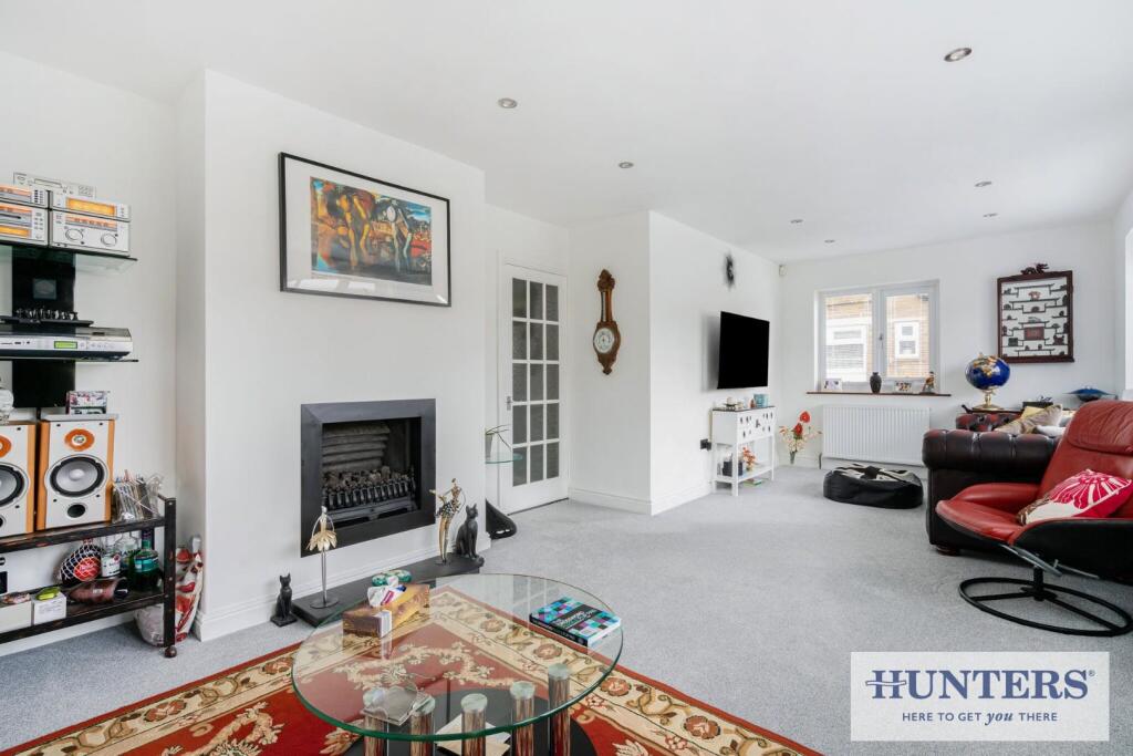 100593_1 Peasehill Close Rawdon (2) - Copy_low.jpg