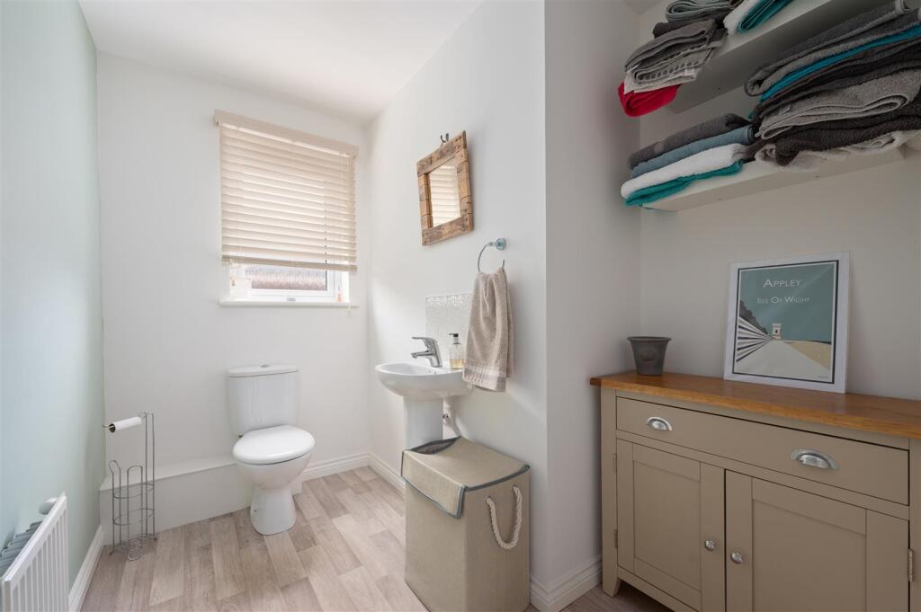 52 Middlebank Rise 010.JPG