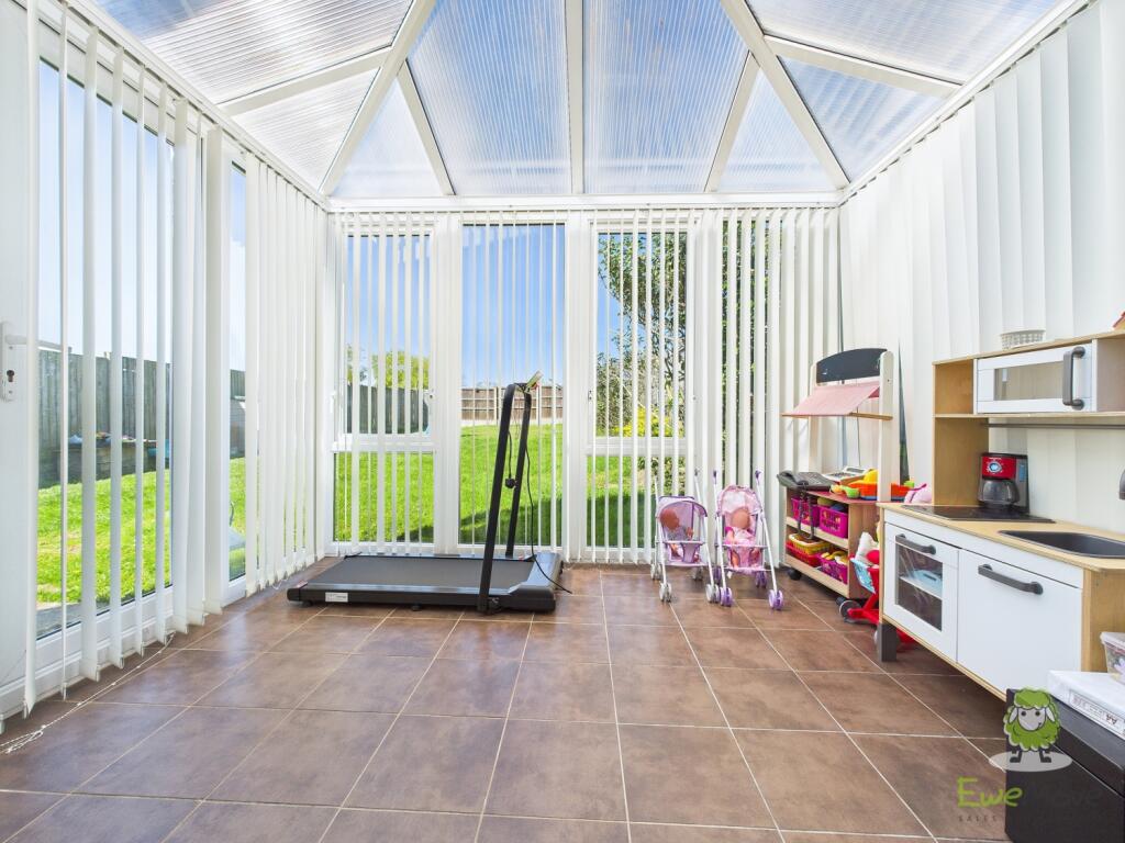 CAM01543G0-PR0125-STILL014