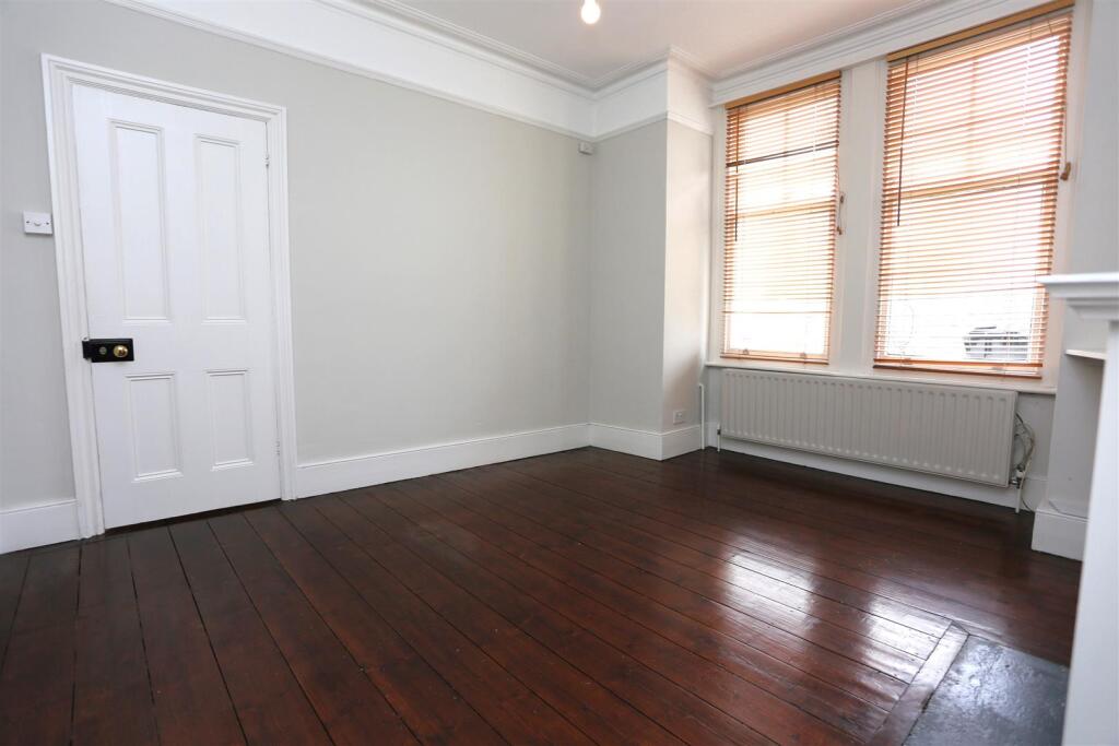 49 Queens Park Rise new25 (11).JPG