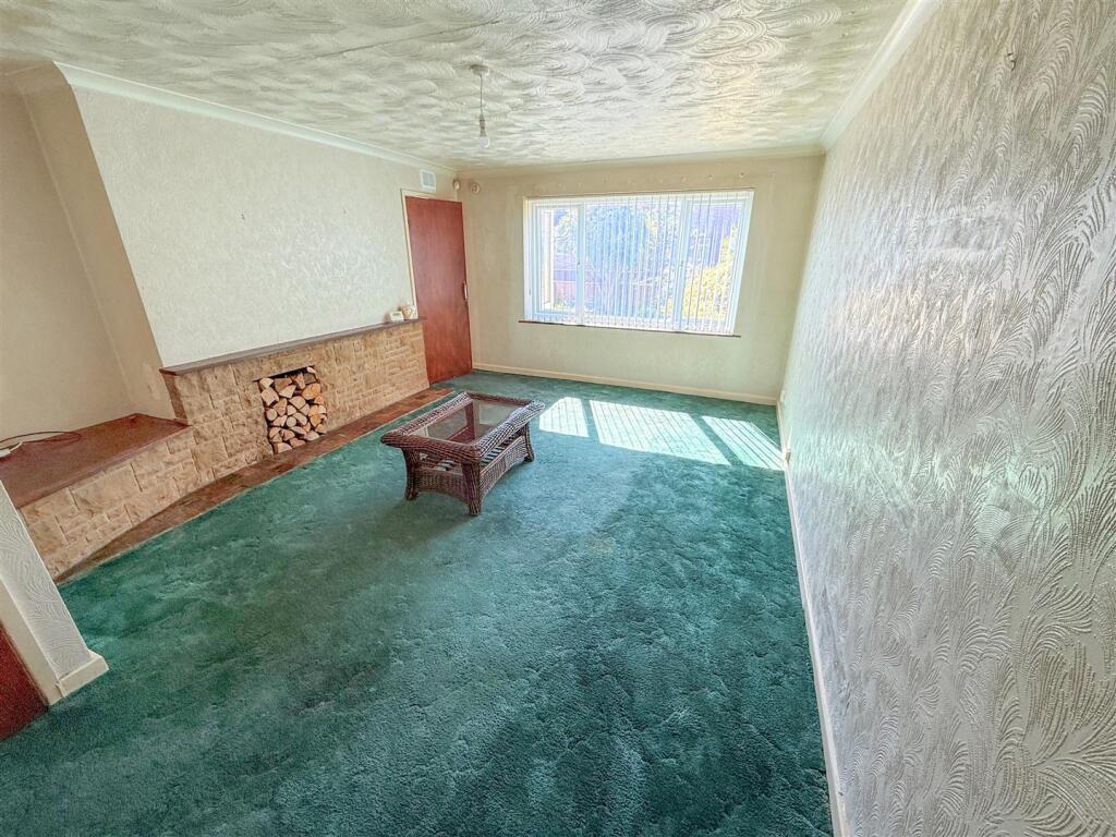 OPEN PLAN LIVING DINING ROOM