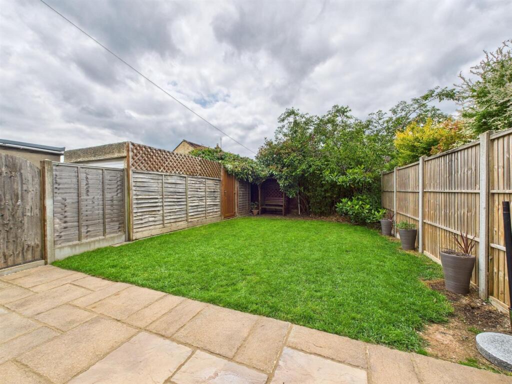 11 - Semi-detached House for Auction, Hengrove.jpg