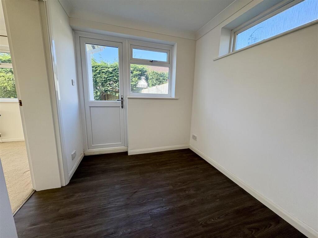 3. breakfast room.jpg