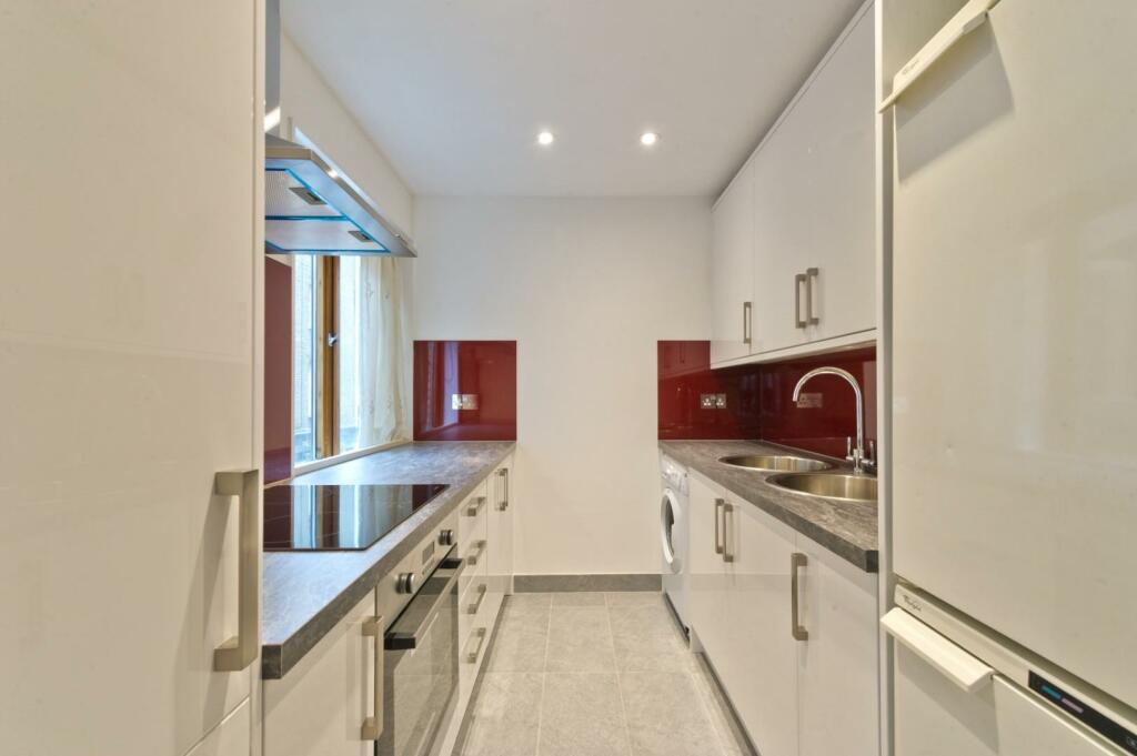 kitchen (2).jpg