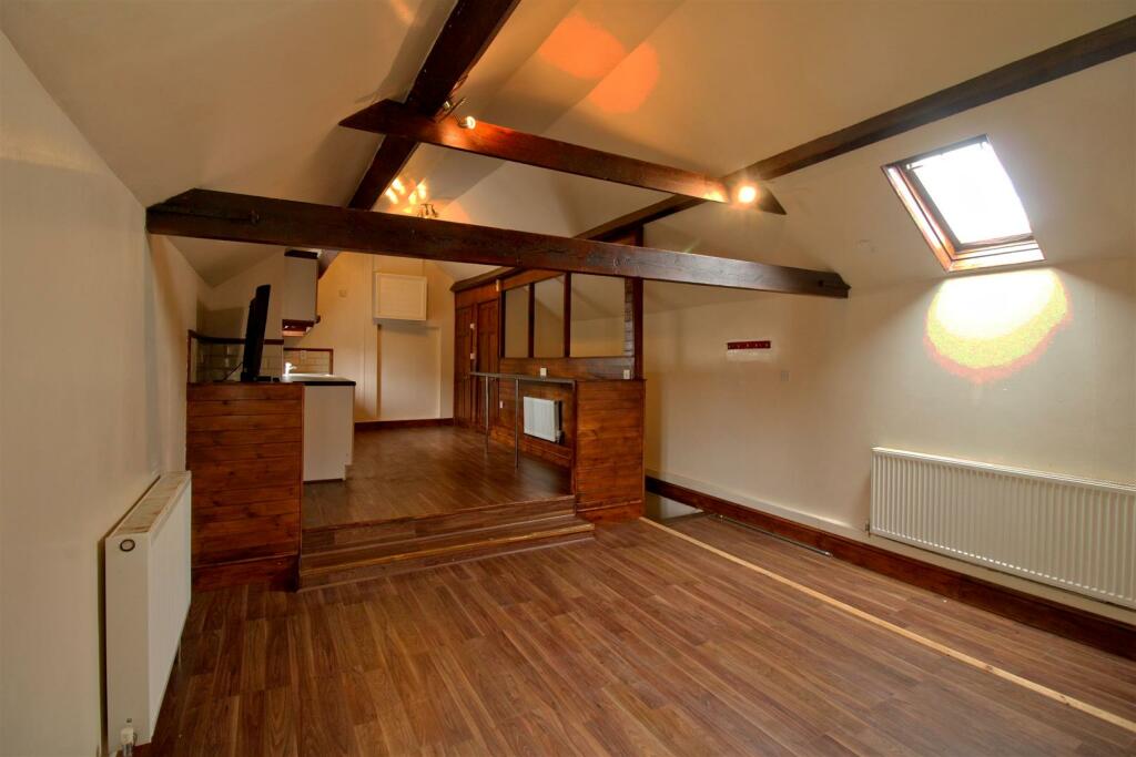 Open plan lounge/Kitchen