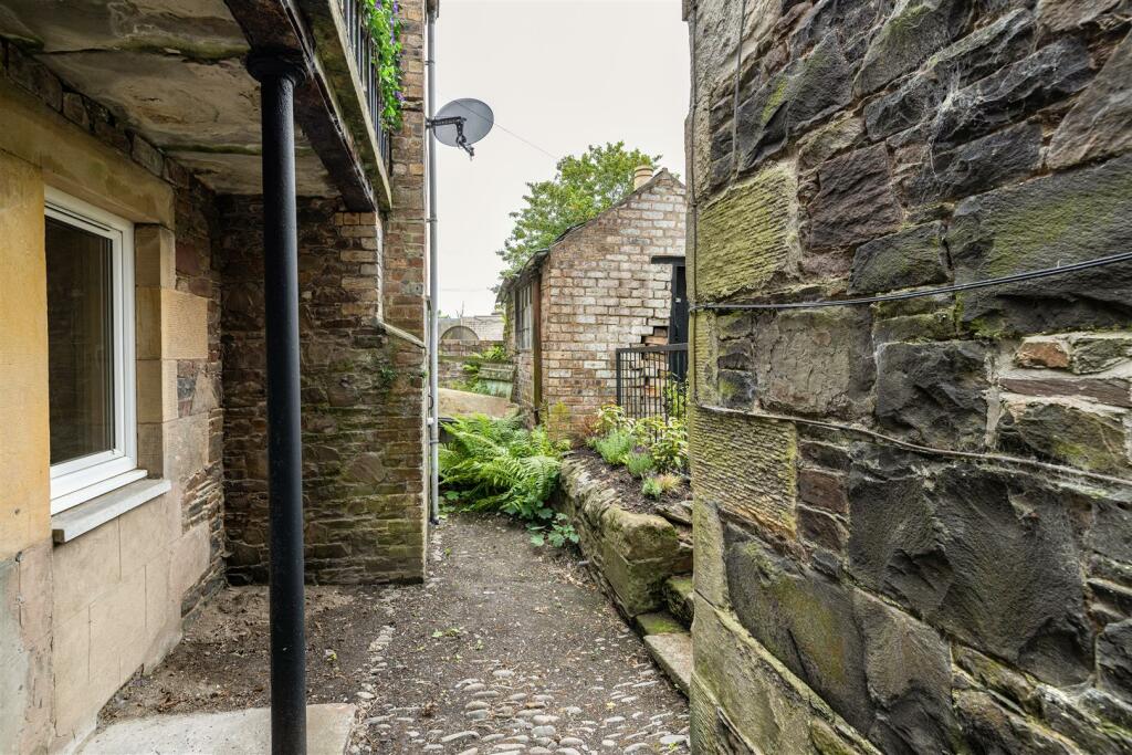 83 Wood Street Galashiels 20.jpg