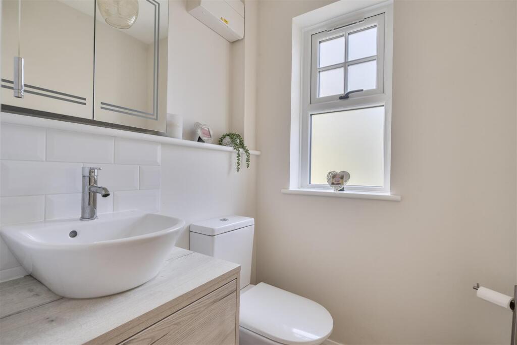 1354997-18-68c2d4667b669.jpg