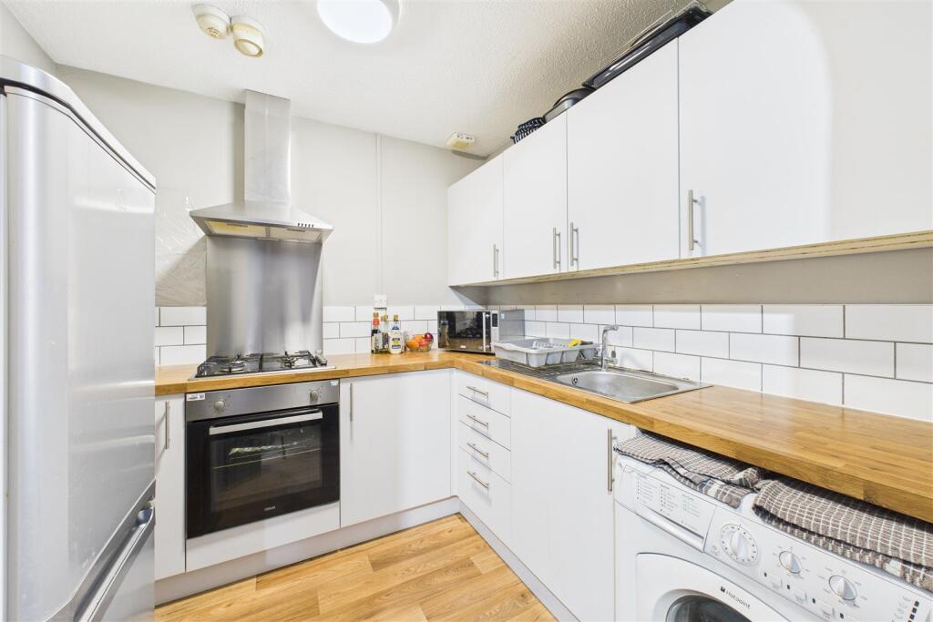 Flat 4, 21 Tyndalls Park Road, Clifton, Bristol BS