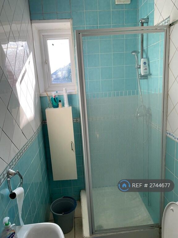 Studio Shower