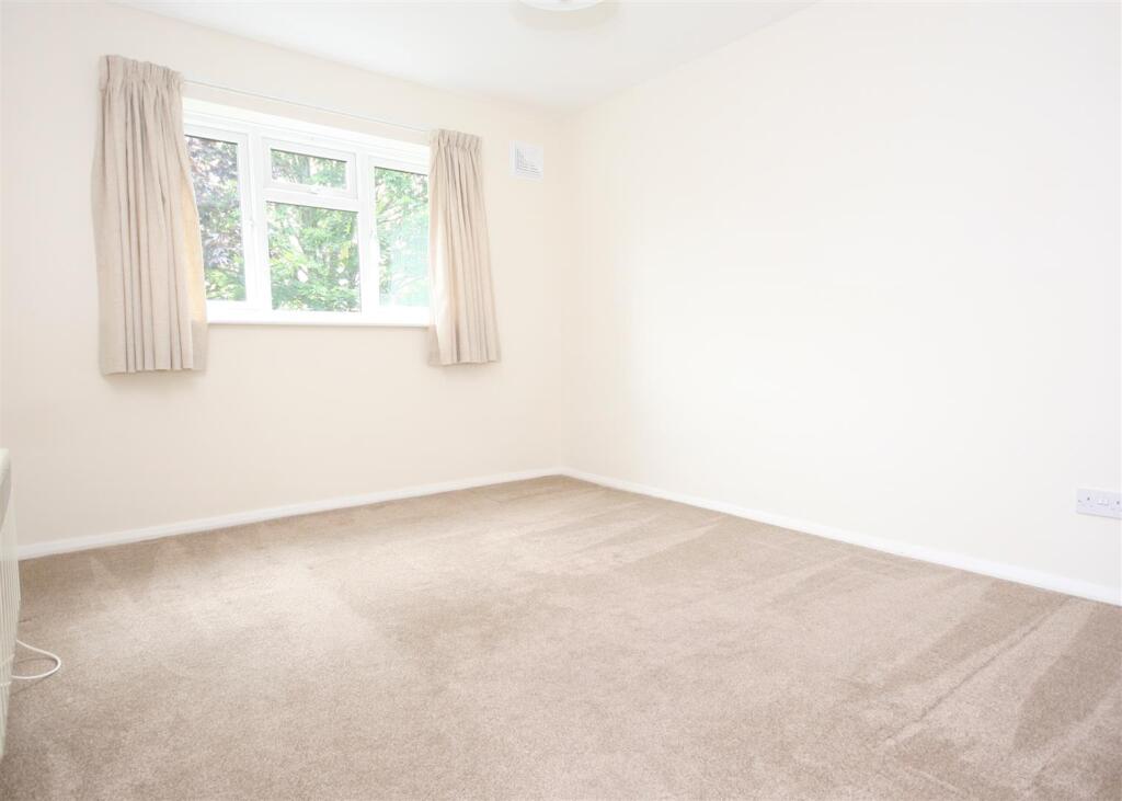 Bedroom.JPG