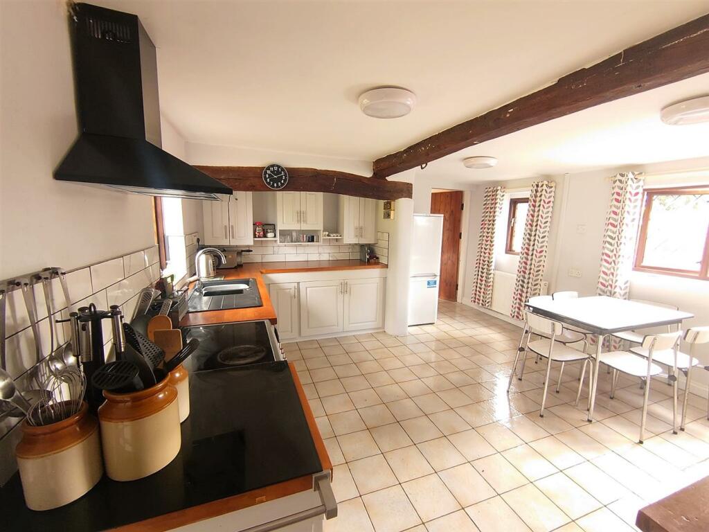 Kitchen a S.jpg