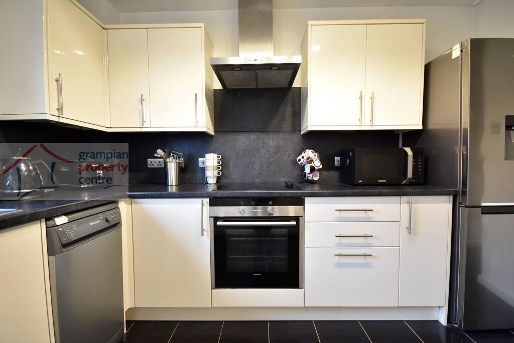 kitchen 3 .JPG