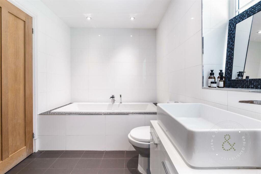 Pencoed Avenue, Int, HernCrabtree (27).jpg