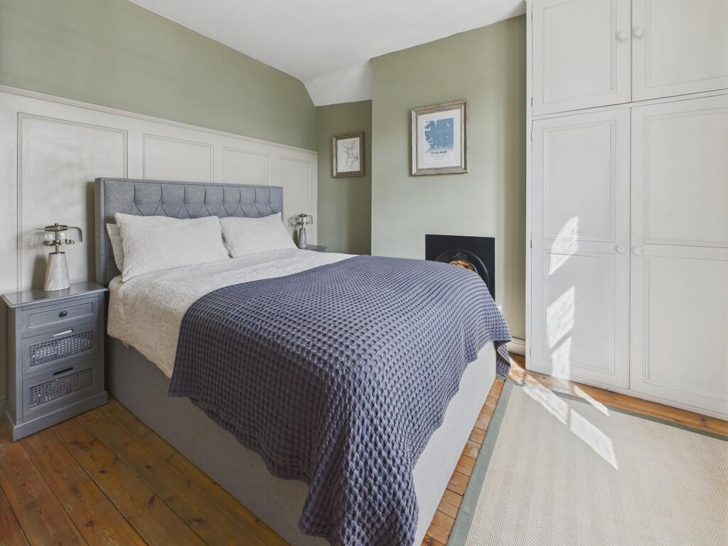 CAM04273G0-PR0157...