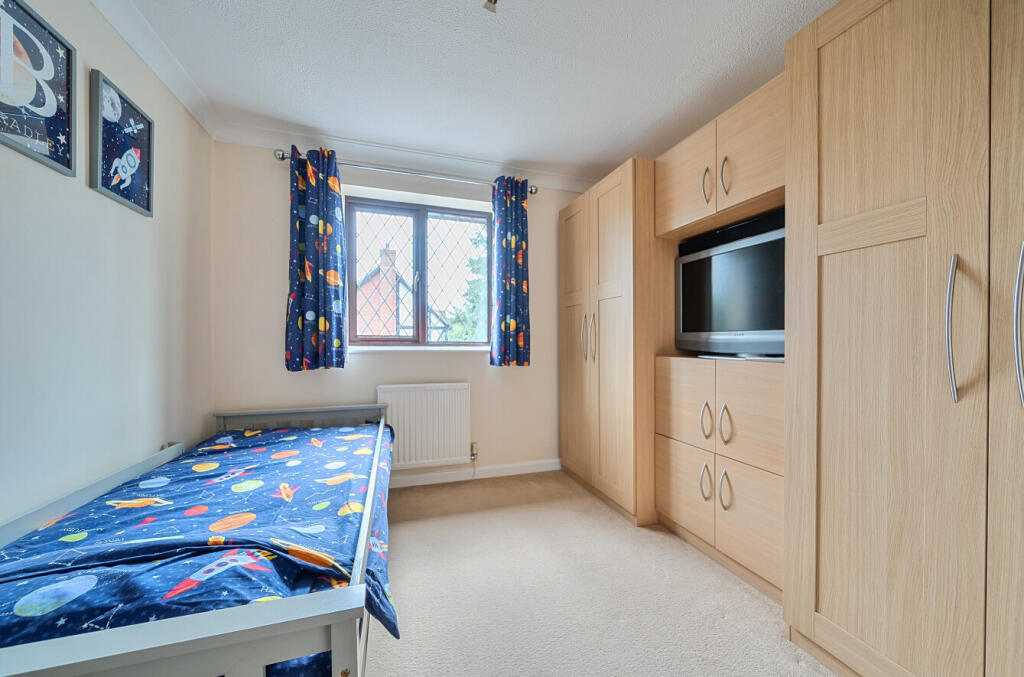 1343492-4-68af195...