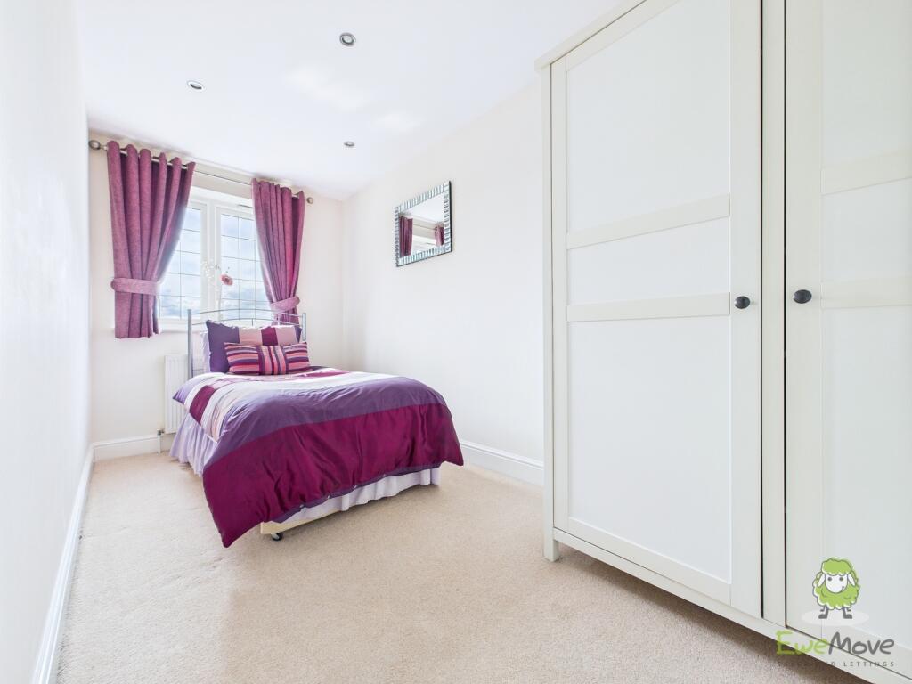 CAM01543G0-PR0132-STILL061