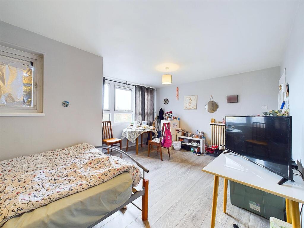 10 - 3 Bed Maisonette.jpg