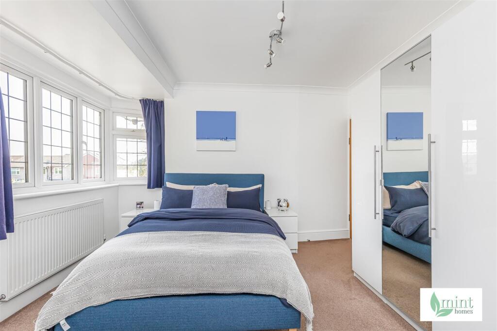 437__Woodham_Lane__Addlestone__Surrey__KT15_3QG19.