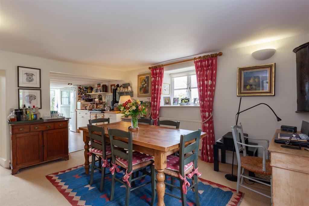 Dining Room 2.jpg