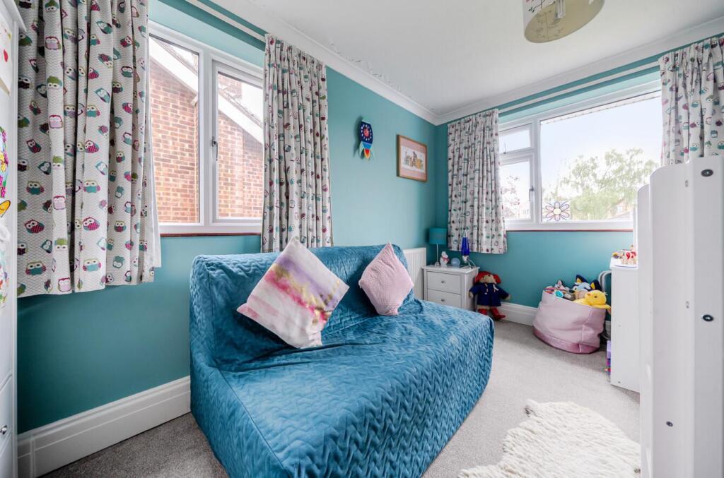 2 Gainsborough Crescent, Hillmorton (13).JPG