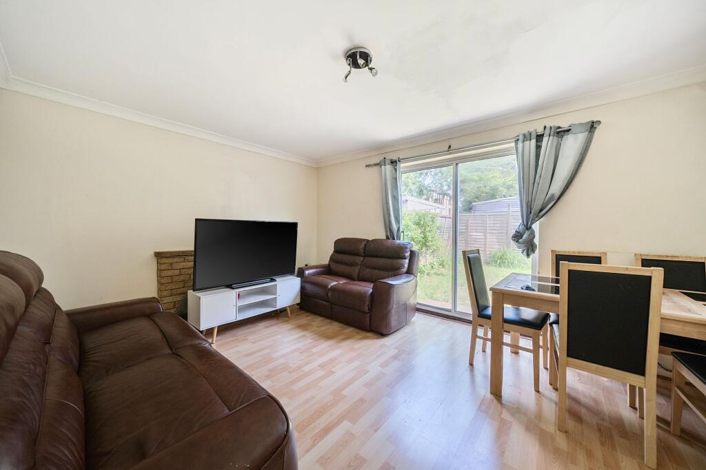 Sitting Room / Dining Room