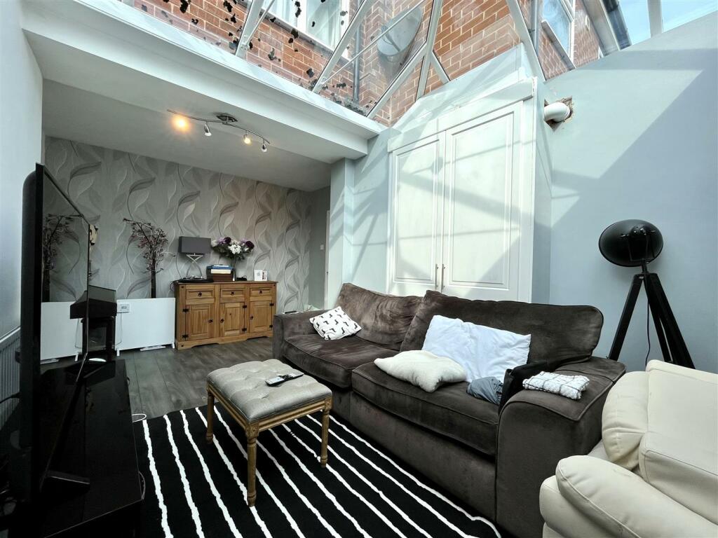 Dining Room / Conservatory Aspect 2