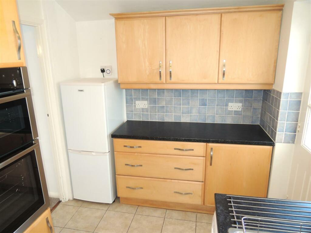 Kitchen:
