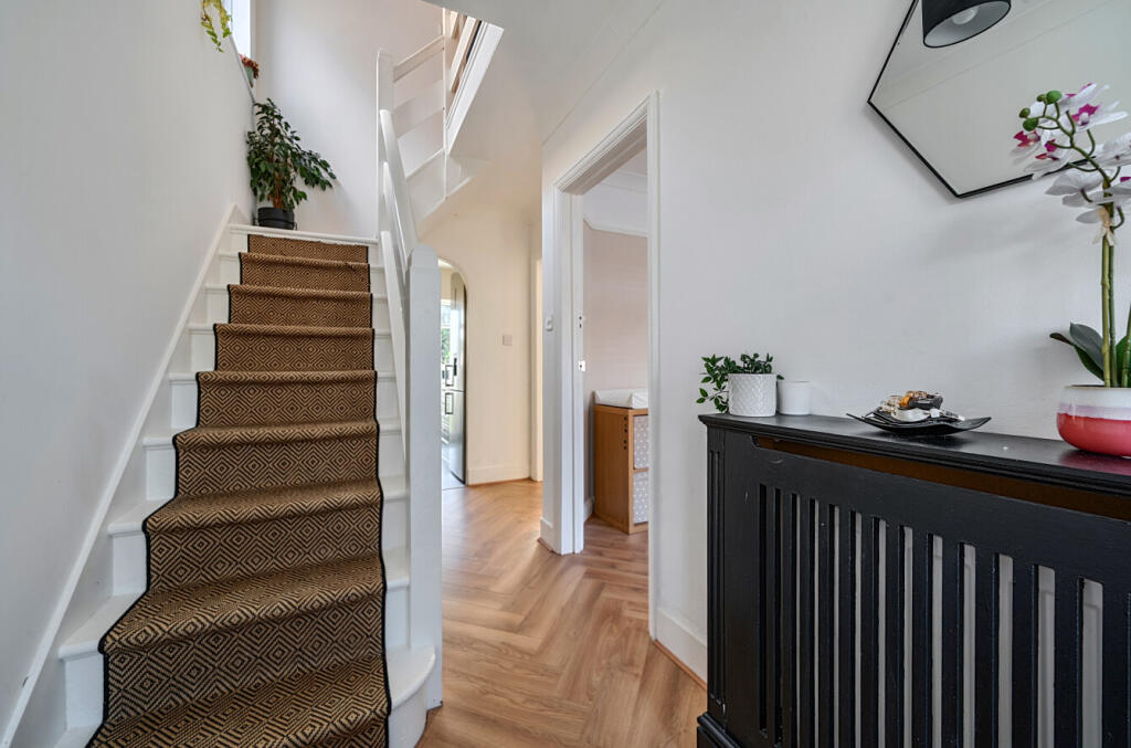 1372636-11-68fb65...