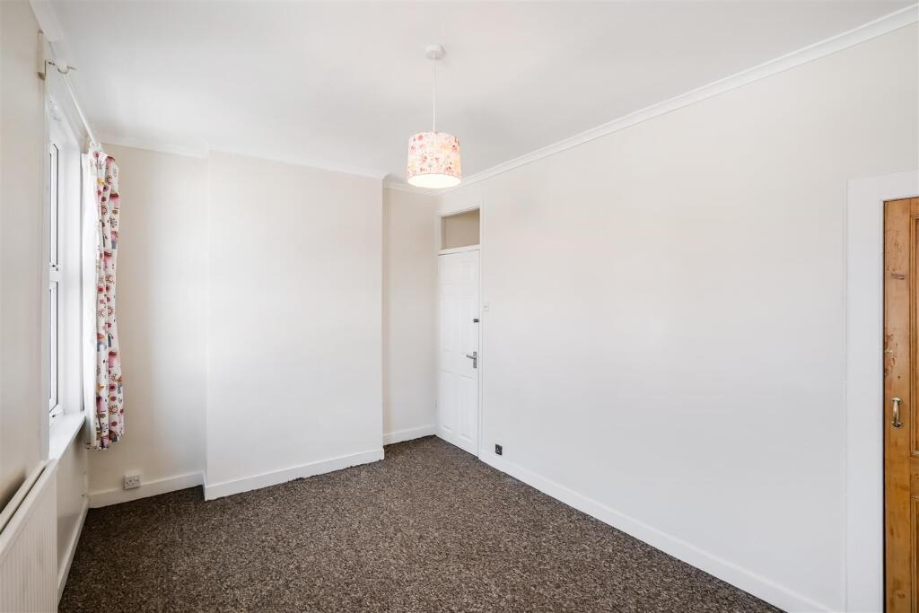 21 Woodend road-8.jpg