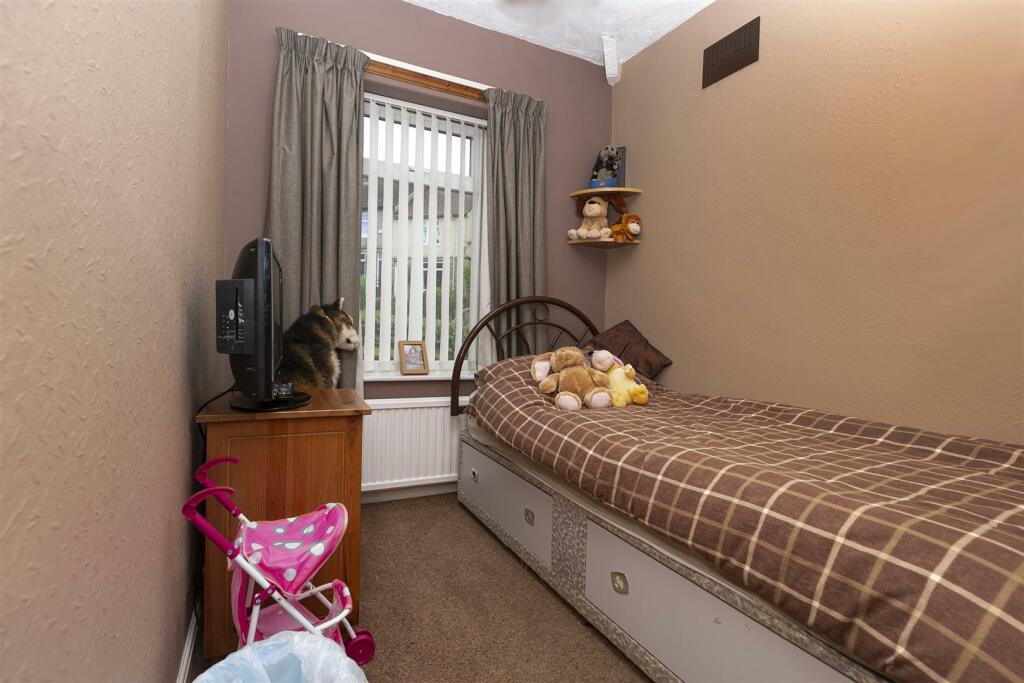bed 4.jpg