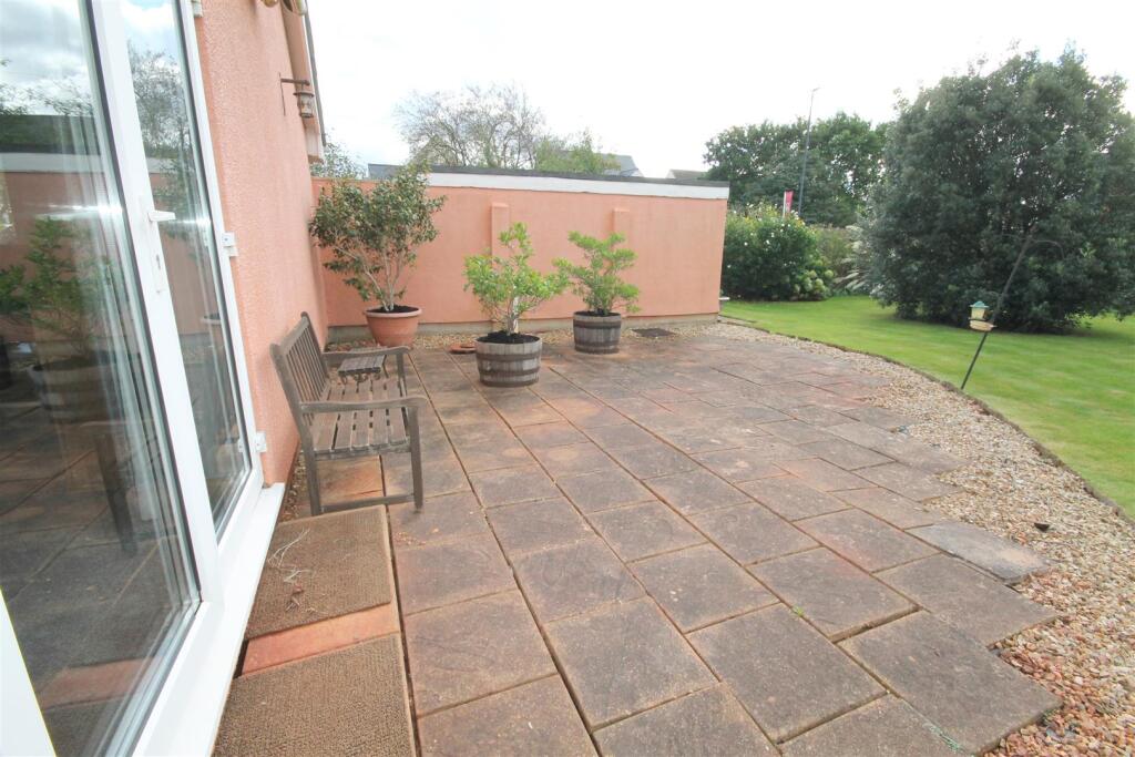 Patio 2.JPG
